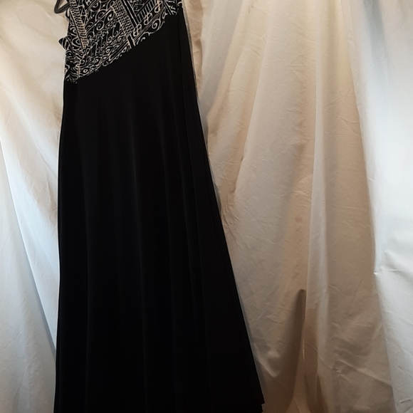 K STUDIO COLLECTION DRESS - Picture 3 of 7